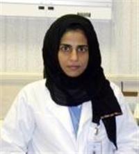 طبيبة سعودية تنهي احتكار الرجال لتخصص جراحة المخ 